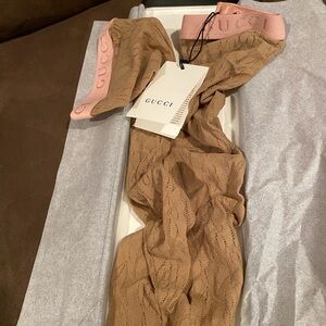 Gucci Beige Lace Hosiery with Pink Logo Waistband